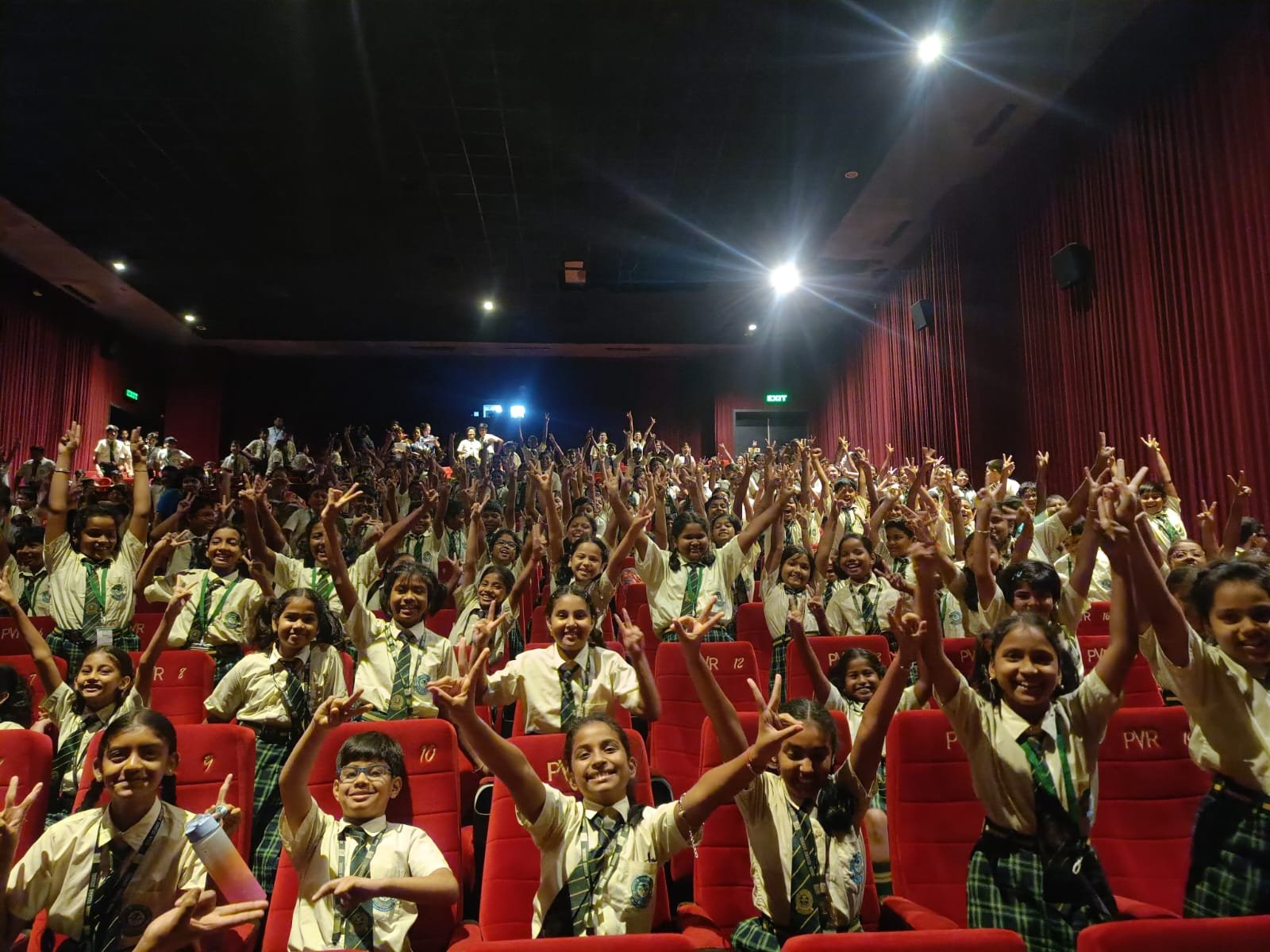 Movie Day Out (Saptadingar Guptodhon)